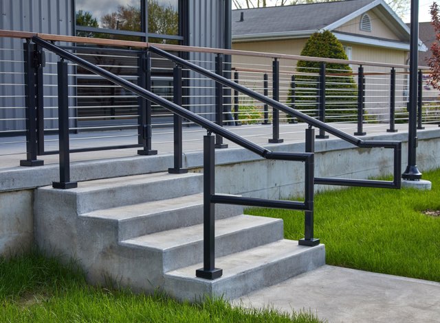 Cable railing system with a clean look